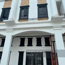 Three storey shop office for rent @ Western Commercial Square