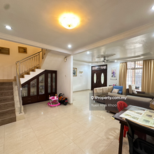 Fully renovated Semi-D 10 mins to Auto City and Icon City