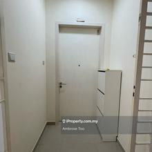 1119sqft 3room2bath 1 carpark fully furniture as photo