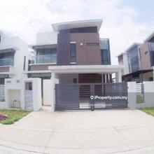 Big built up semi d