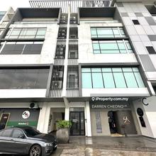 Walking distance from pavilion 2, fully tenanted, high roi %.