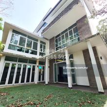 3-Storey Backyard Lake View Bungalow with Private Pool
