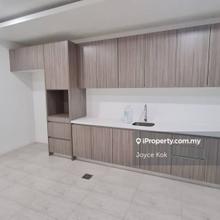 Exclusive, balcony corner unit. well kept