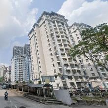 Walking distance to KL Gateway