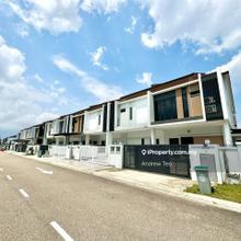 Desa Tebrau, Cello, 22x75ft hot area 2 storey house for Sale 