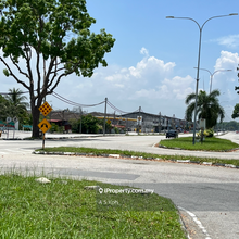 Prime commercial location land