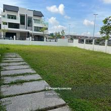Freehold 2.5 Storey Superlink corner unit at Taman Puchong Utama