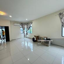Move in condition 2.5 Storey Semi D
