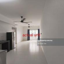 3 rooms unit with easy access to stairs 