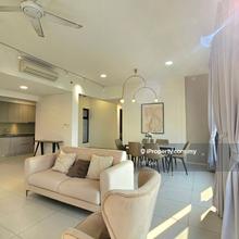 Fully renovated High Floor Dual Key Unblocked View 