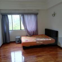 Below market price, quiet & greenery, windy unit, low floor unit