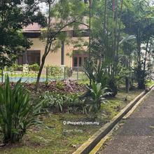 Huge bungalow with big land for rent @ jalan langgak golf