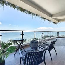 Unparalleled Views. Exceptional Style. Nonstop Luxury