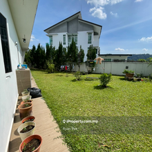 Fully Extend and Renovated 3 Storeys Semi D
