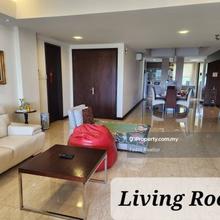 Outstanding condition homely unit in a high end low density condo