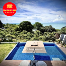 Island Resort Semi-D Villa w Pool and Lift Located in Batu Ferringhi