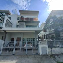 Gated guarded 3sty cluster semi-d house