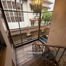 Glenmarie court luxury Bungalow with nice courtyard and swimming pool