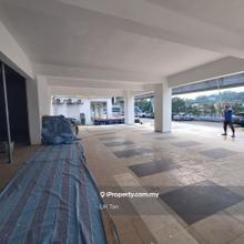 Corner Shop Lot at Seri Kembangan 3 Storey Shoplot for Rent