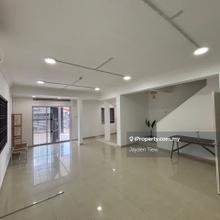 Permas jaya 2 Storey corner house for rent 