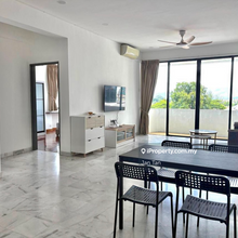 Gurney Villa - Fully Furnished- 2 Car Parks @ Next To Gurney Plazza