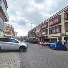 Bangunan Shoplot 3 Tingkat, Zon Komersial Wakaf Che Yeh utk Disewa 