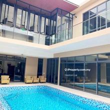 Noble Park, Renoveted 2-Sty Bungalow with Pool 