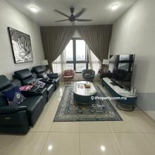 Luxury Lakeside Living in Vibrant PJ City