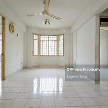 Rare in the market, Corner Unit, no sharing wall, Parking on Ground