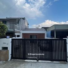 Super Cheap Single Storey Fully Renovated Ready For Rent