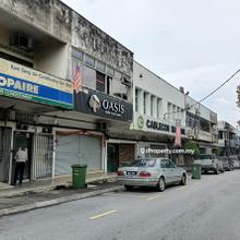 Short walk to Market & Shop, Near school