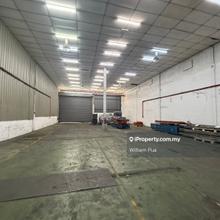 Skudai Share Warehouse with mezzanine Floor for Rent 