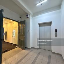 3rd floor corner shop-office with lift. Partial fitted. 