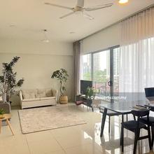 Beautiful fully furnished unit with big layout