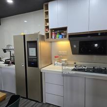 High Floor - Fully Renovated & Furnished - 3 Carpark at Ground Floor