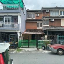 Good condition and easy access to transport nearby morning market