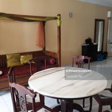 Short walk to MRT station and the curve ikea 3room2b2carparking