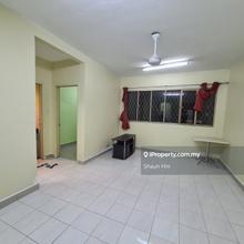 3 Bedroom 2bathroom unit, Next to LRT 3