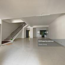 3-storey link house for sale