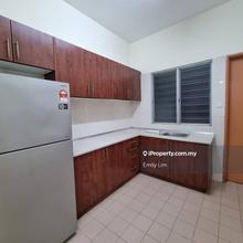 Bandar botanic, 2 stry link house, furnished.