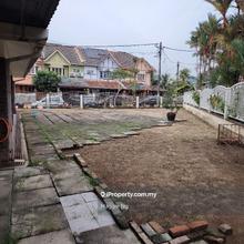 Corner house with big extra land with guard