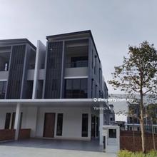 Bromelia @ Bukit Puchong (2.5 Storey Cluster Semi D , Corner)