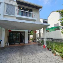 2.5 Storey Fully Renovated, Kitchen Extended