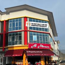 Perniagaan Sinar Jaya Three Storey Shop (3rd floor) For Rent In Muar