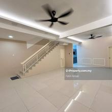 Beautifully designed and newly refurbished, clean unit great location!