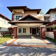 Semi-D in Tropicana for sale!