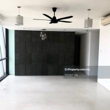Freehold Well Maintain Reno Partial Furnished High Floor KLCC view
