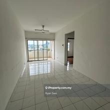 Suria Kip condominium Low Floor Freehold Full Loan High ROI Corner 976