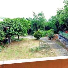 2.5sty semi d, 10000sqf plus land area, good deal, corner unit