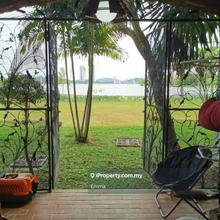 Cyber Heights villa,Cyberjaya, ground floor, for Sale Unit facing lake